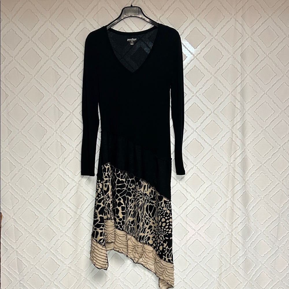 Art fair black and cream asymmetrical t-shirt dress